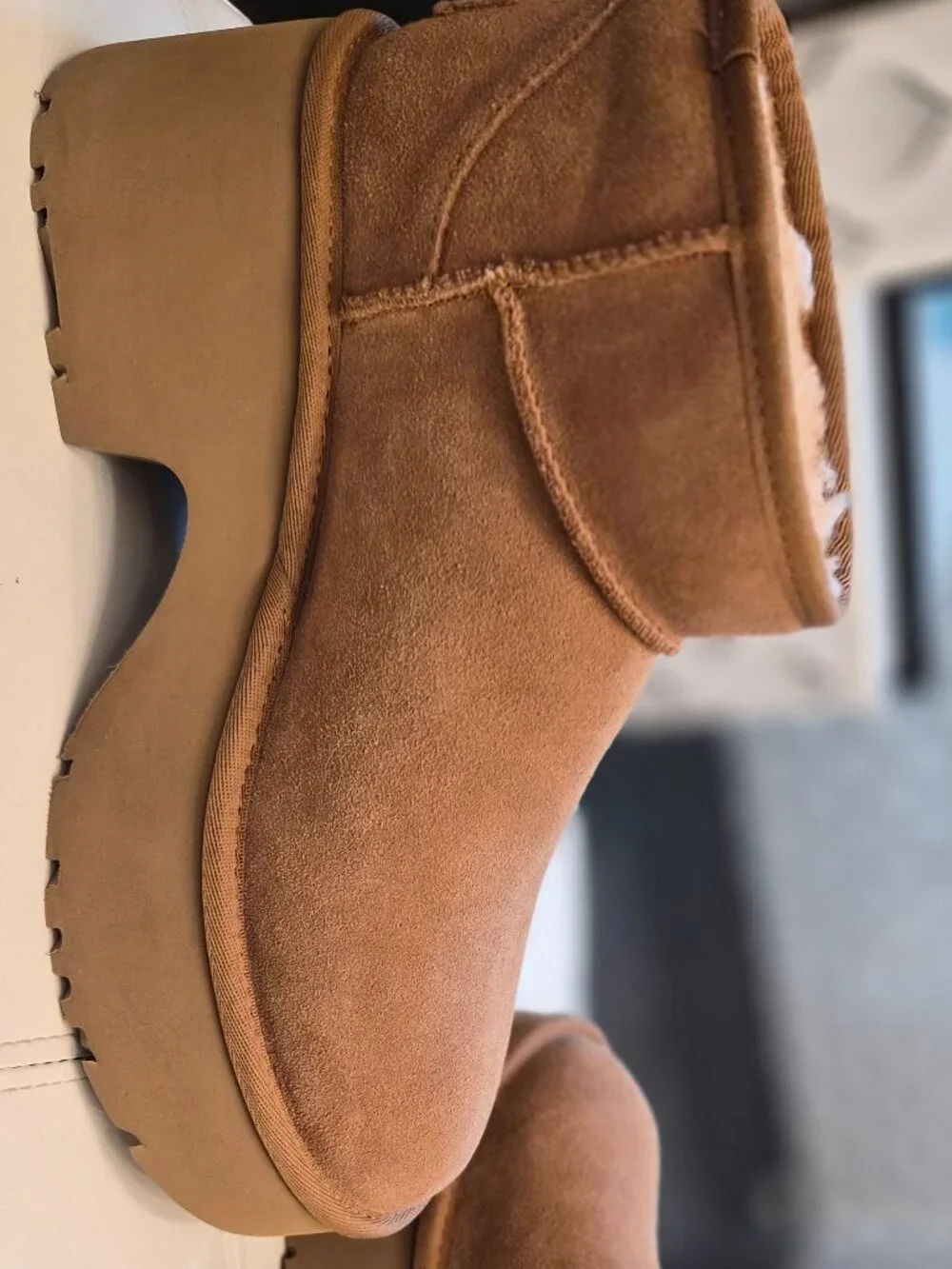 UGG mini platform